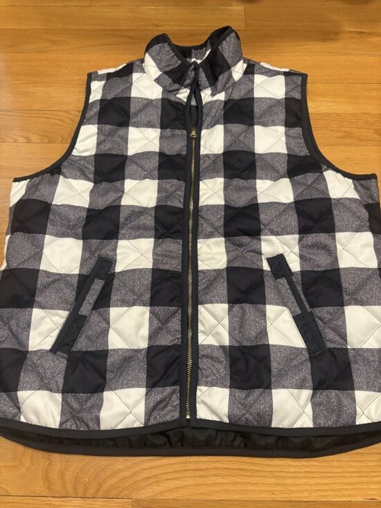 Old navy Jackets & Blazers - Old navy Size Extra Large (XL) Quilted Buffalo Check Zip-Up Vest